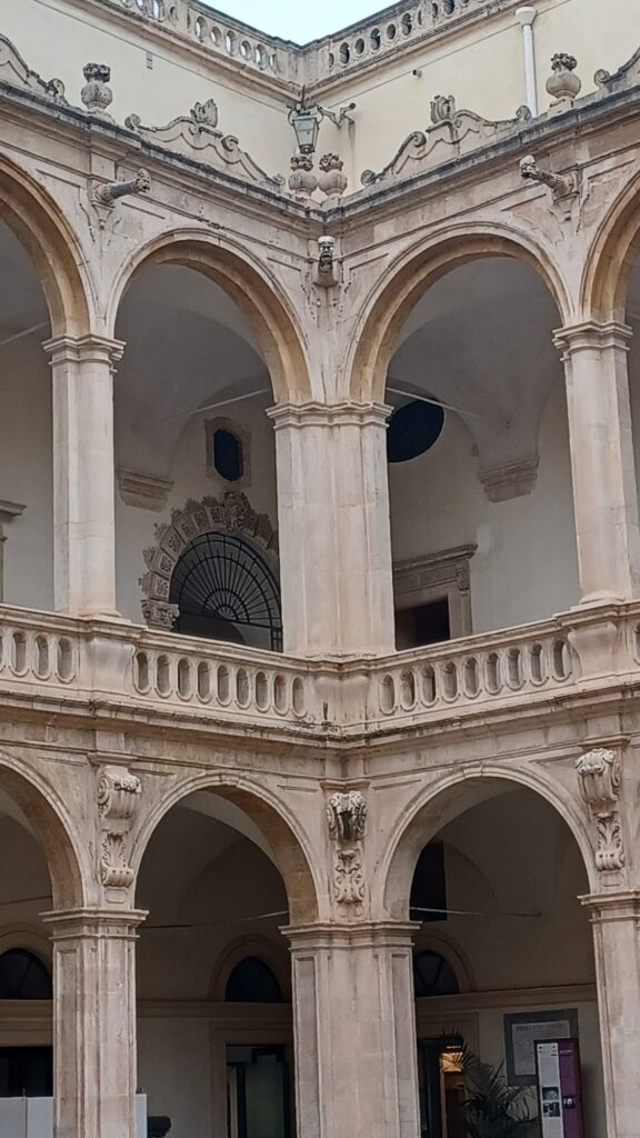 Centro Storico di Catania particolare dell'interno di Palazzo Università (chiamato anche Palazzo Centrale)