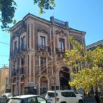 Uno dei palazzi di Piazza Dante